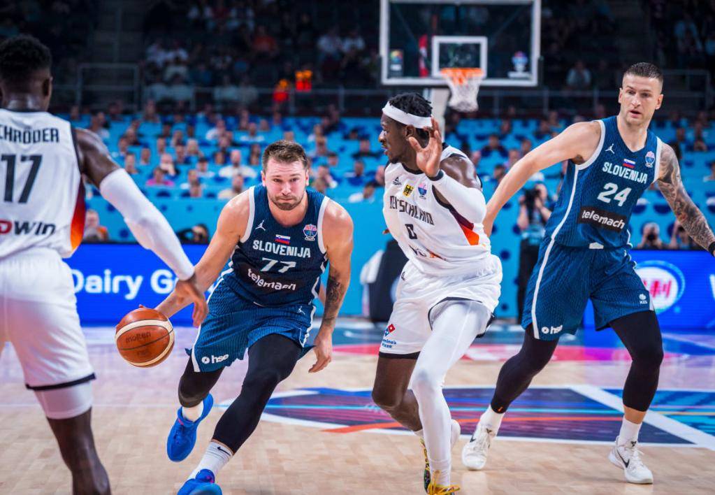 爱游戏网站入口-斯洛文尼亚队战术高超，晋级四强