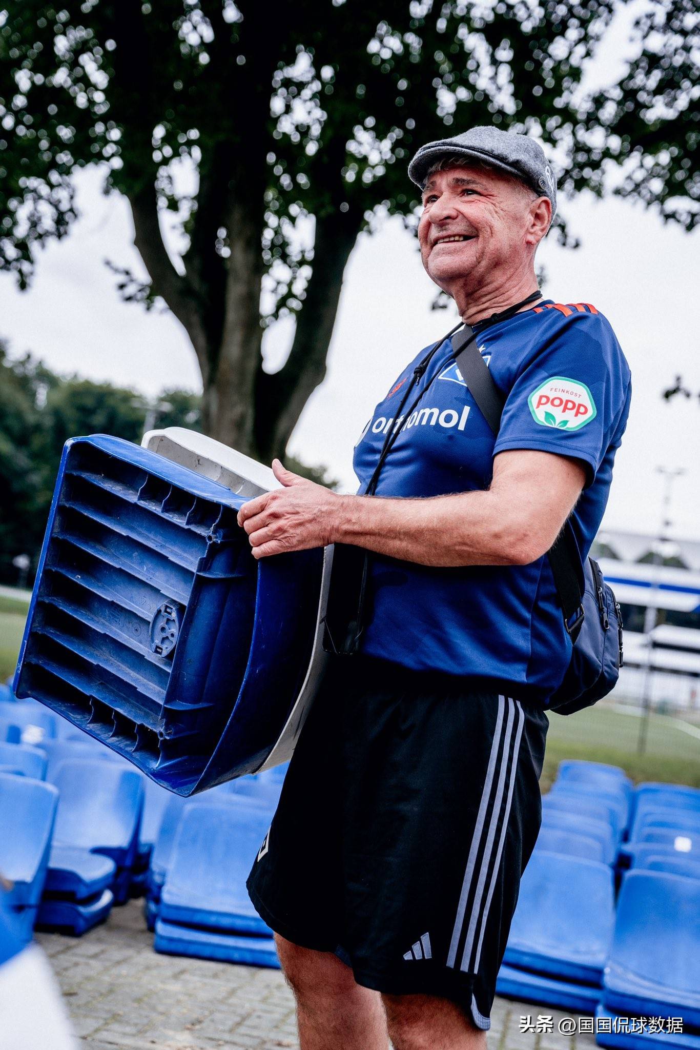 爱游戏注册-汉堡球员技术娴熟，在比赛中展现出色发挥