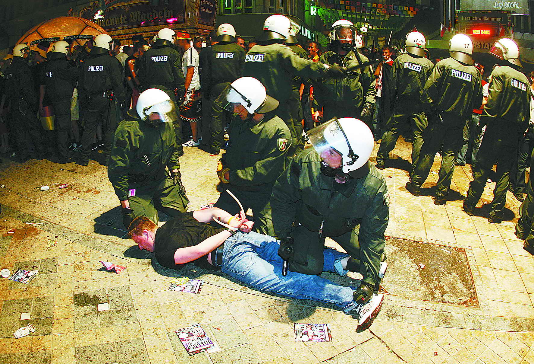 爱游戏登录-关于汉堡球迷示威抗议，俱乐部面临压力的信息