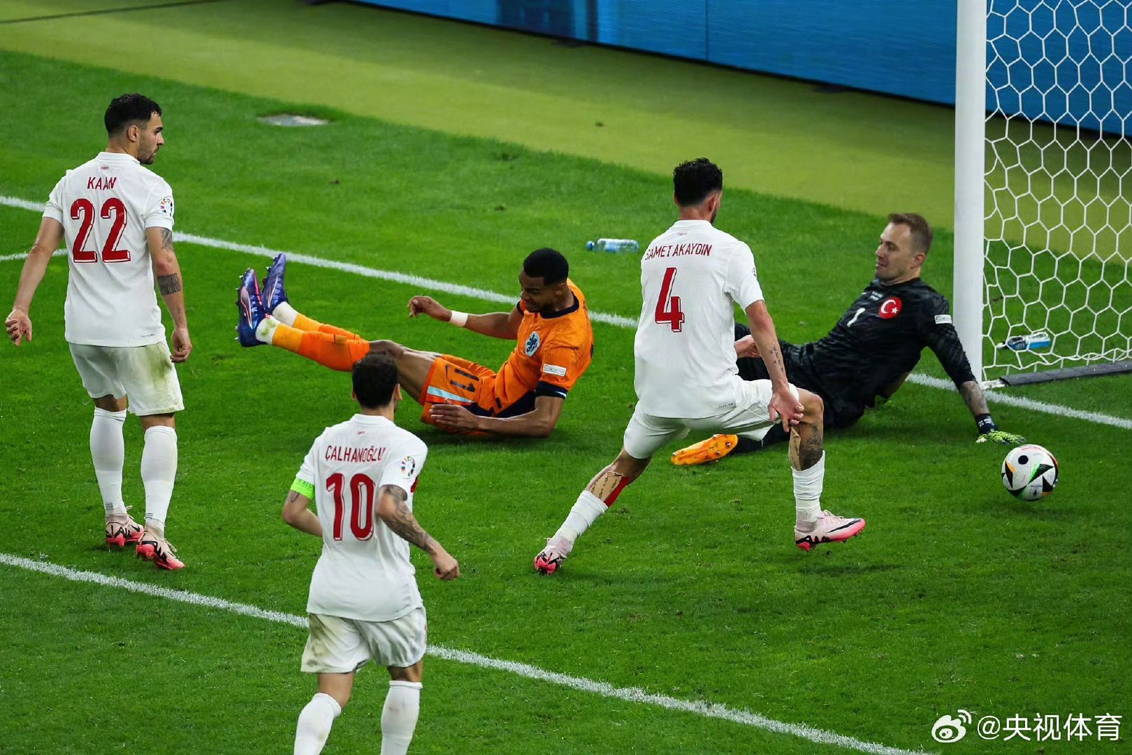 包含荷兰强队备战国际比赛，备受瞩目的词条