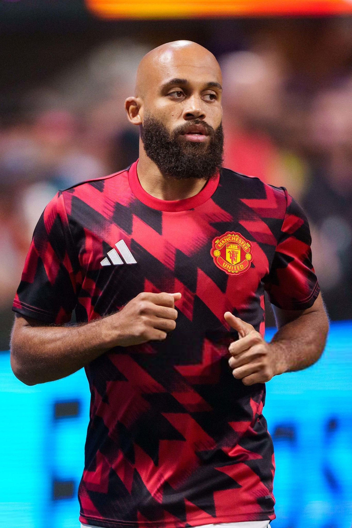 曼联主场战平埃弗顿，保持不败战绩