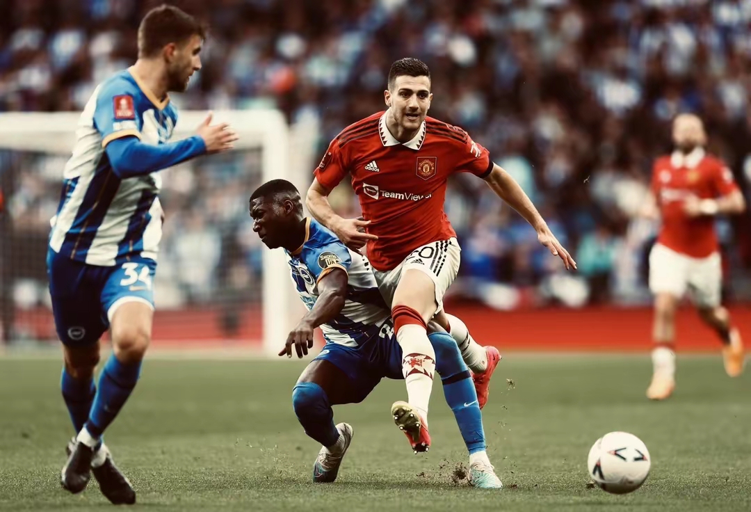 爱游戏竞技-布莱顿客场负于曼联，保级形势继续严峻的简单介绍